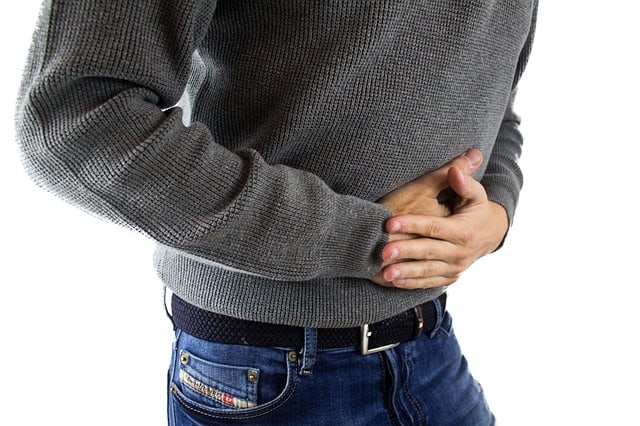 肚子一直在痛就是不正常，幾個常見造成腹瀉的原因